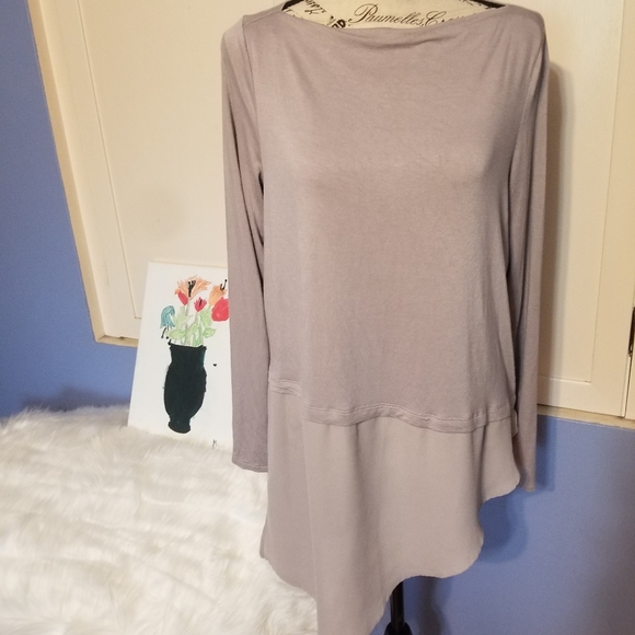 Ana long sleeve top. - Picture 1 of 7